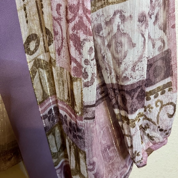 Lavender/Purple Patterned Sheer Jacket with one button. Size 6 - Picture 4 of 5